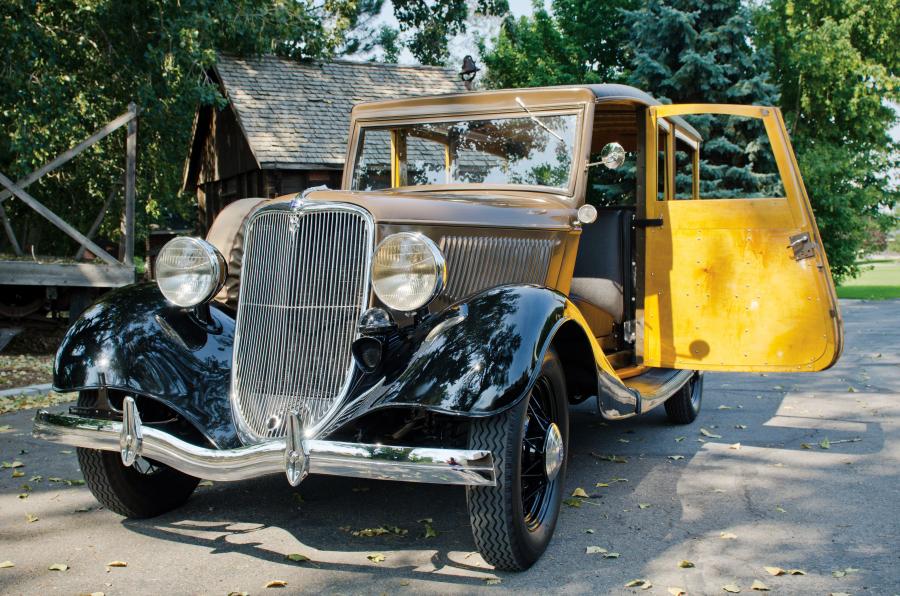  Ford V8 DeLuxe Station Wagon 1933 года  (фото 14 из 47)